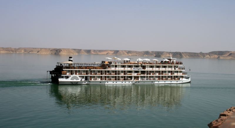 Nilkreuzfahrten führen oftmals über den Nassersee
